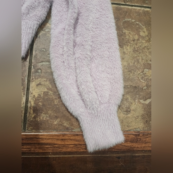Like New Light Purple Sunday Best Fuzzy Cropped Pullover Sweater - Picture 12 of 13